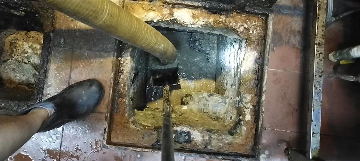 福贡污水池清理一般都有毒气，怎么预防中毒呢？